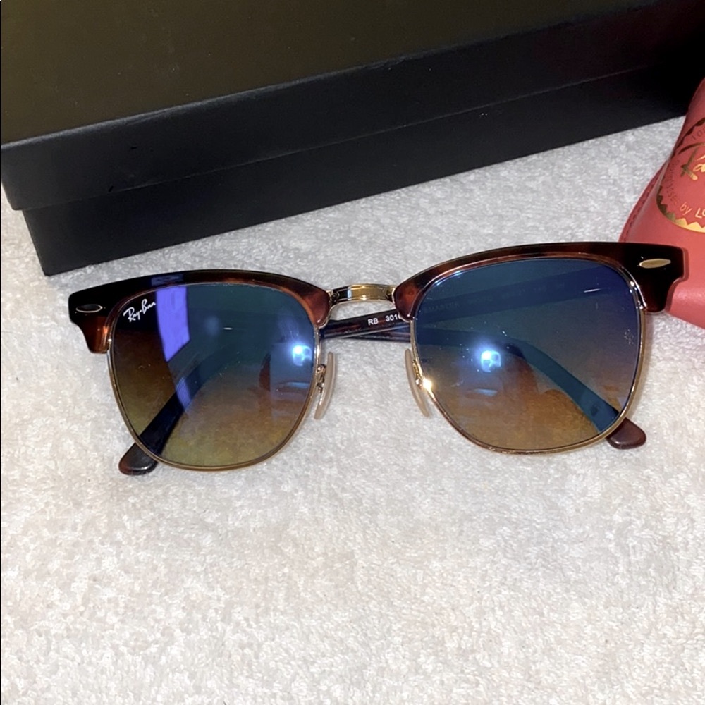 Women’s Rayban Sunglasses w Turtleshell Detailing